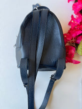 Load image into Gallery viewer, Mini Aria