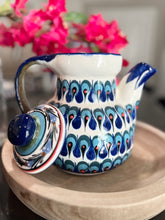 Load image into Gallery viewer, Gotas Tea Pot
